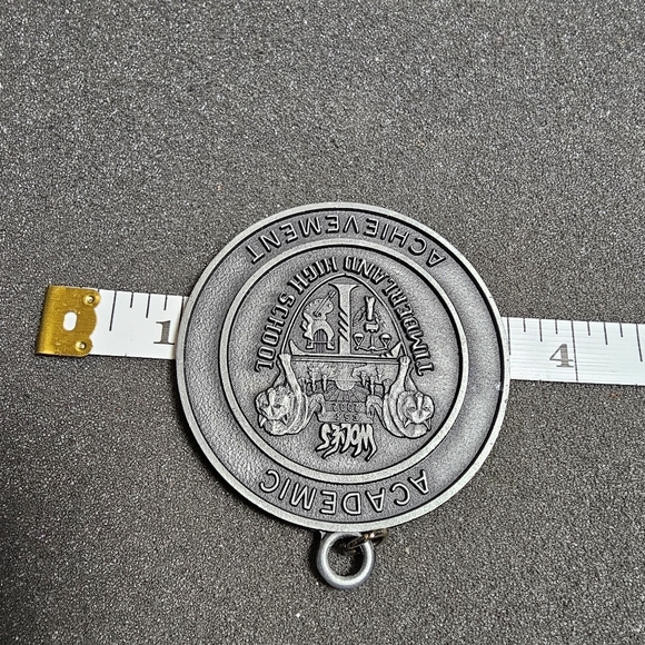 timberland highschool academic achievement medal Wolves Established 2002 2 inche - Picture 3 of 3